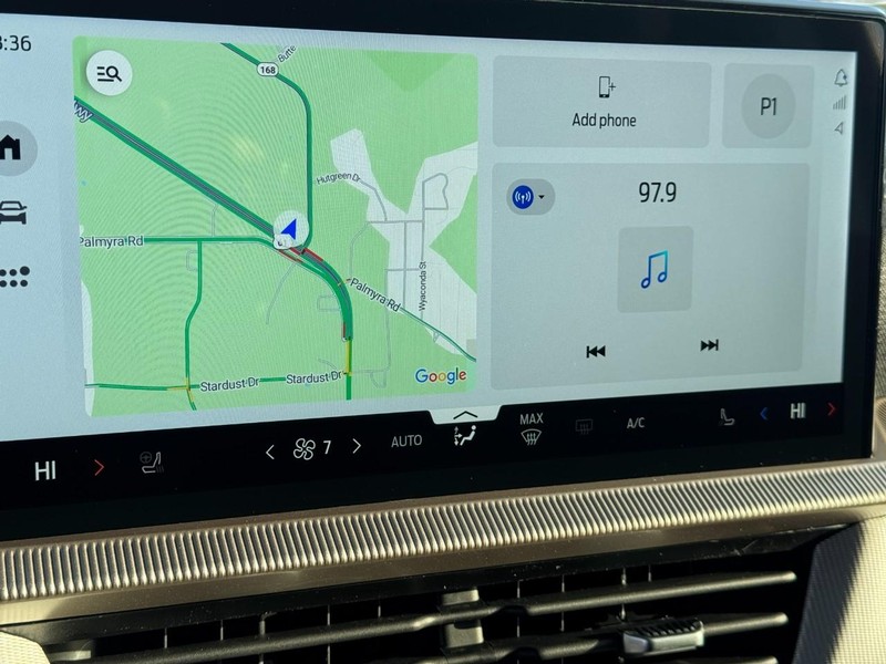 Ford Explorer Vehicle Image 16