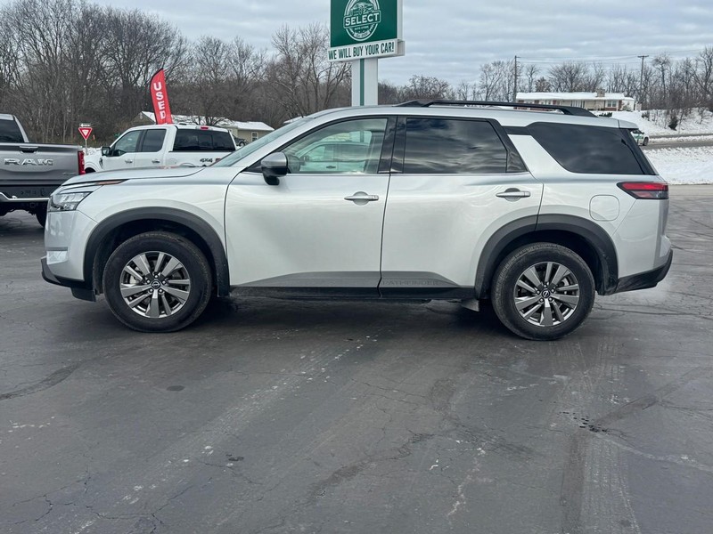 Nissan Pathfinder Vehicle Image 03