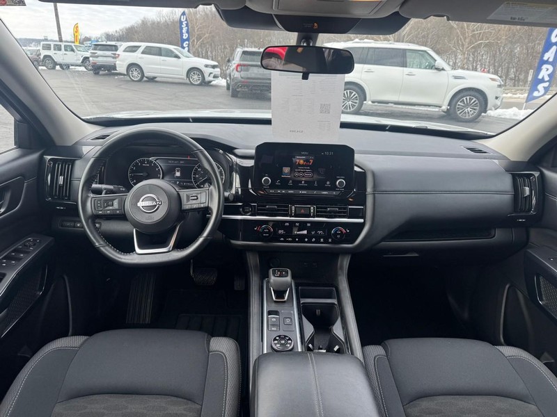 Nissan Pathfinder Vehicle Image 08