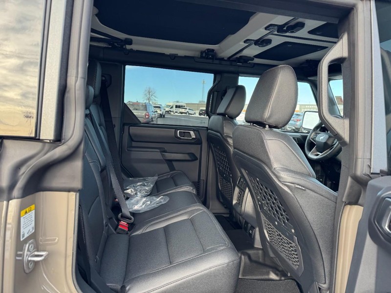 Ford Bronco Vehicle Image 05