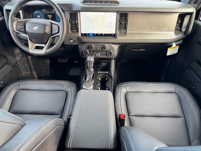 Ford Bronco Vehicle Image 06