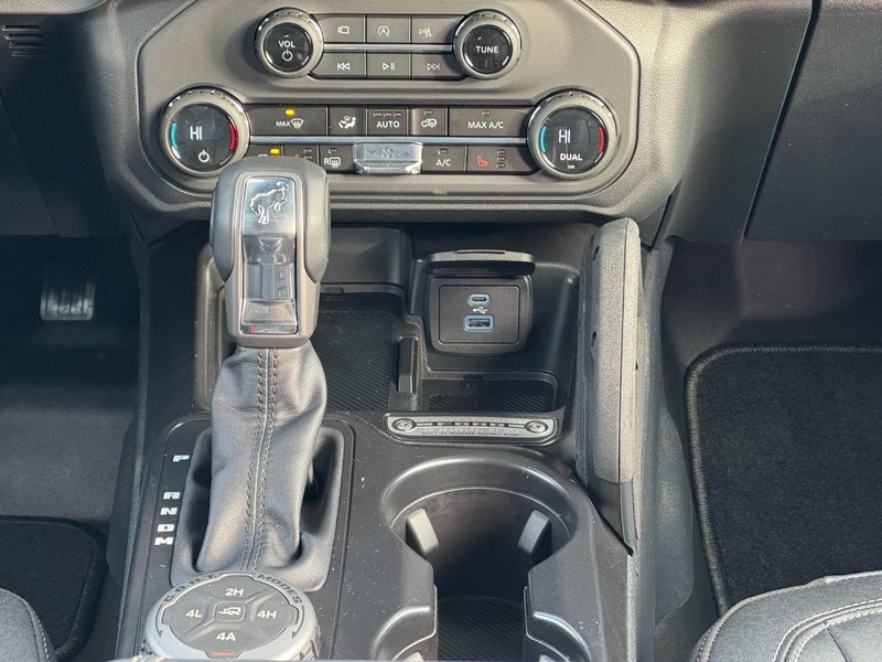 Ford Bronco Vehicle Image 09