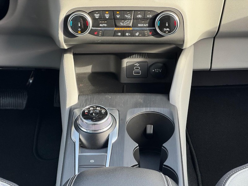 Ford Escape Vehicle Image 09