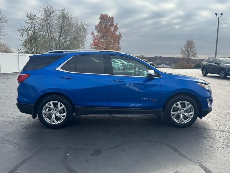 Chevrolet Equinox Vehicle Full-screen Gallery Image 05