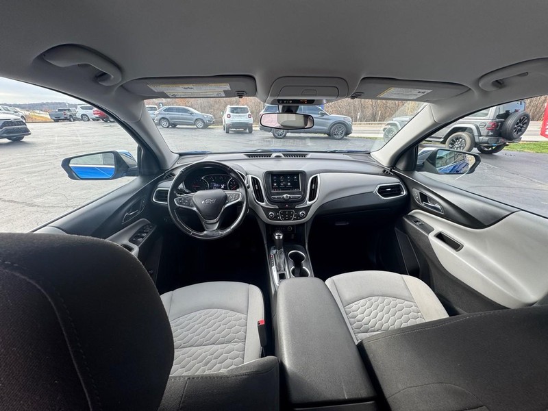 Chevrolet Equinox Vehicle Full-screen Gallery Image 08