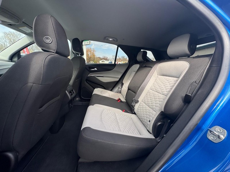 Chevrolet Equinox Vehicle Full-screen Gallery Image 10