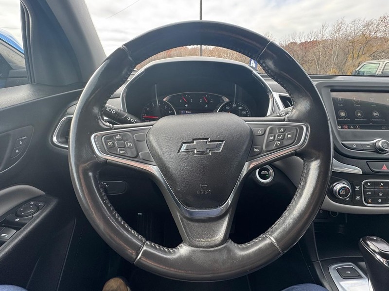 Chevrolet Equinox Vehicle Full-screen Gallery Image 13