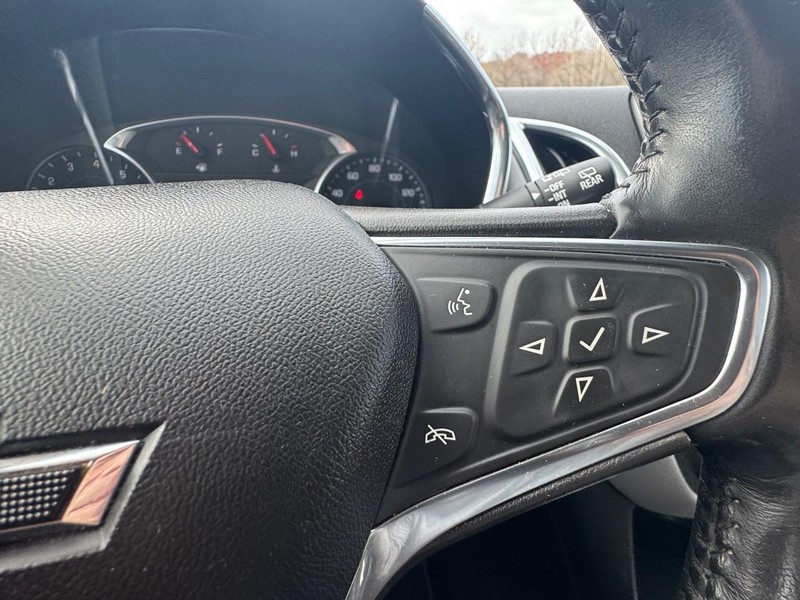 Chevrolet Equinox Vehicle Full-screen Gallery Image 14