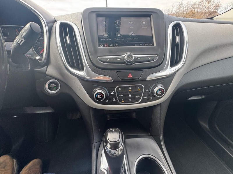 Chevrolet Equinox Vehicle Full-screen Gallery Image 17