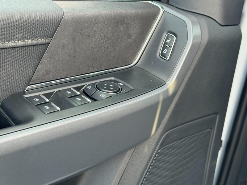 Ford F-150 Vehicle Image 11