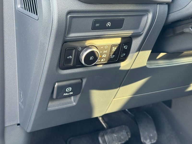 Ford F-150 Vehicle Image 12