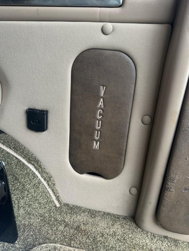 Chevrolet Express Cargo Van Vehicle Full-screen Gallery Image 22