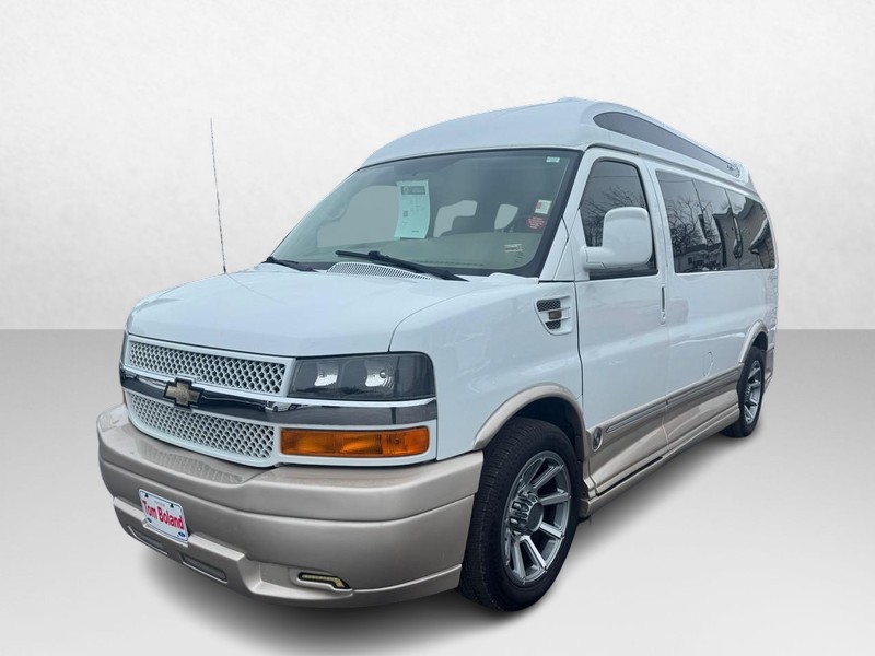 Chevrolet Express Cargo Van Vehicle Full-screen Gallery Image 02
