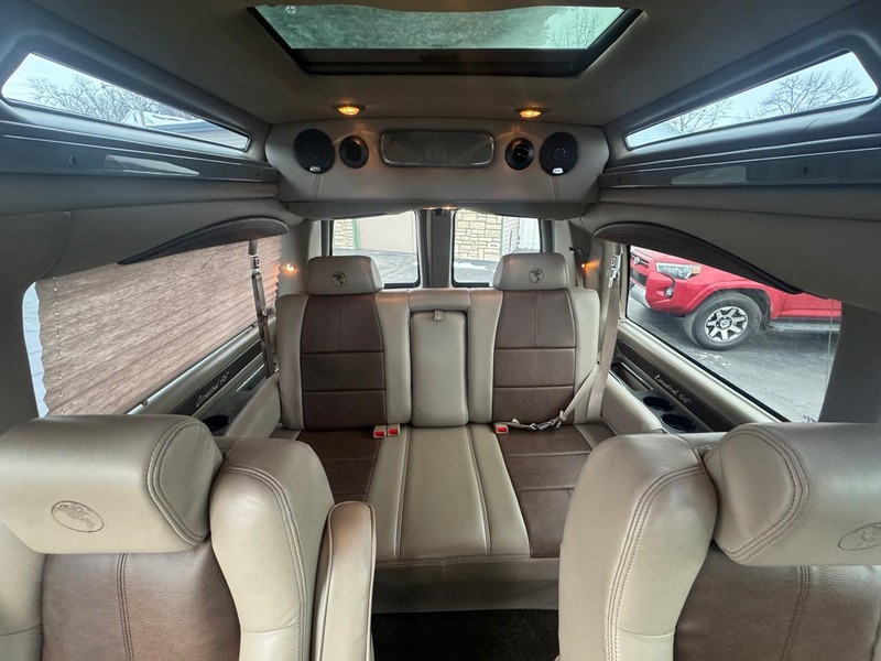 Chevrolet Express Cargo Van Vehicle Full-screen Gallery Image 12