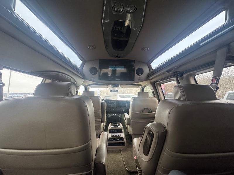 Chevrolet Express Cargo Van Vehicle Full-screen Gallery Image 14