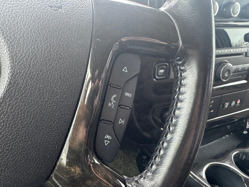 Chevrolet Express Cargo Van Vehicle Full-screen Gallery Image 26