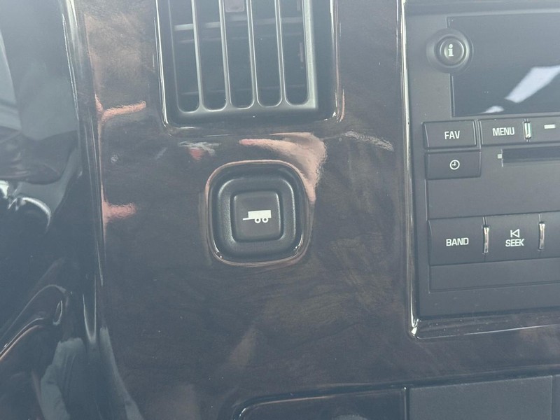 Chevrolet Express Cargo Van Vehicle Full-screen Gallery Image 28