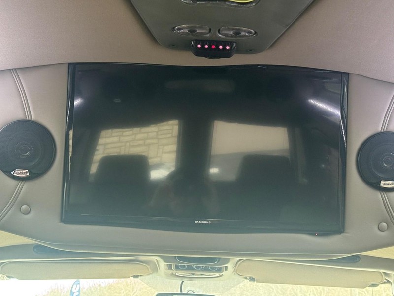 Chevrolet Express Cargo Van Vehicle Full-screen Gallery Image 30