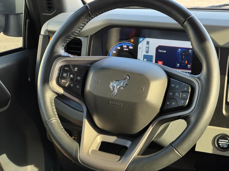 Ford Bronco Vehicle Image 12