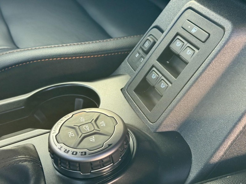 Ford Bronco Vehicle Image 24