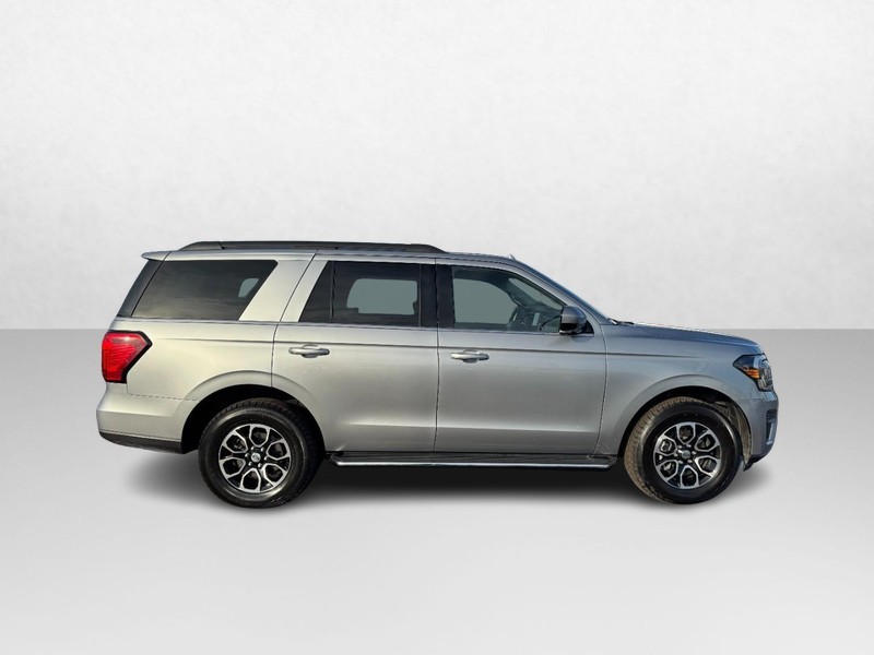 Ford Expedition Vehicle Image 02