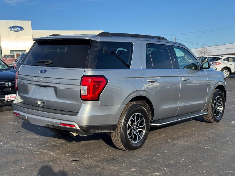 Ford Expedition Vehicle Image 03