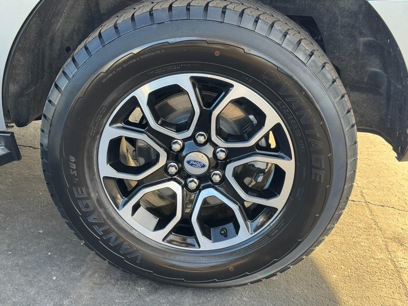 Ford Expedition Vehicle Image 07