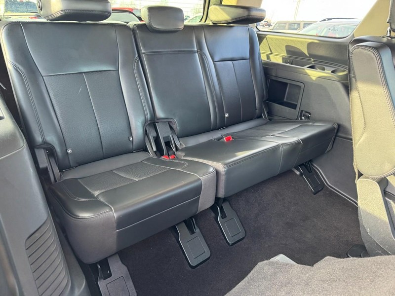 Ford Expedition Vehicle Image 11