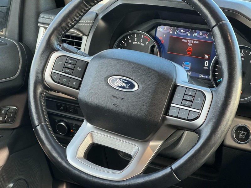 Ford Expedition Vehicle Image 13