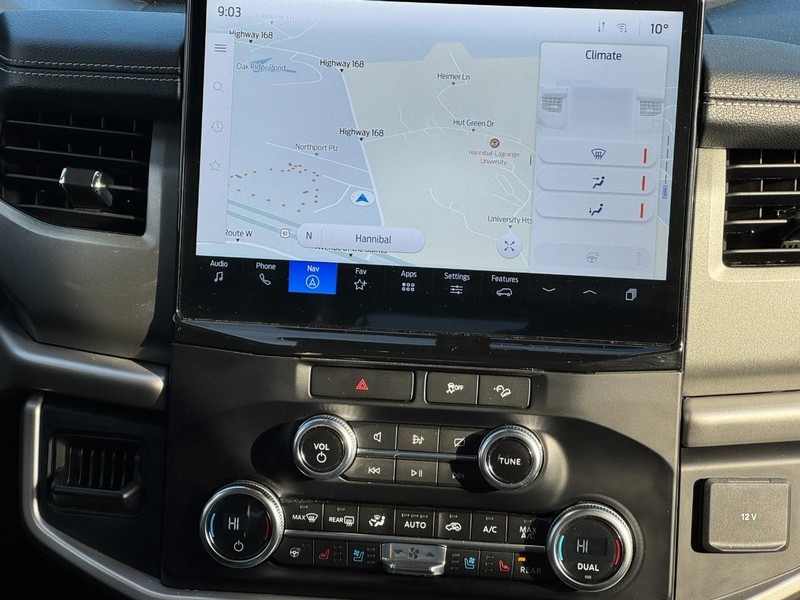 Ford Expedition Vehicle Image 14