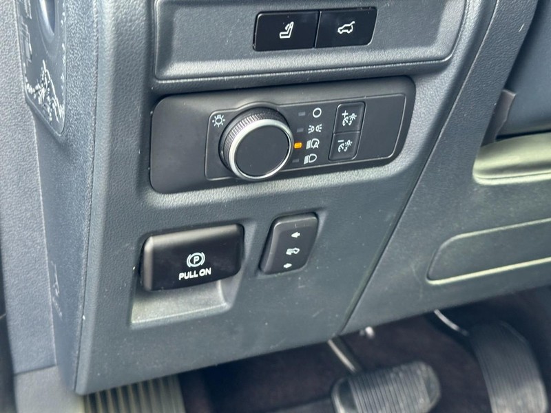 Ford Expedition Vehicle Image 18