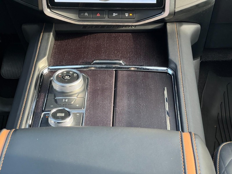 Ford Expedition Max Vehicle Image 15