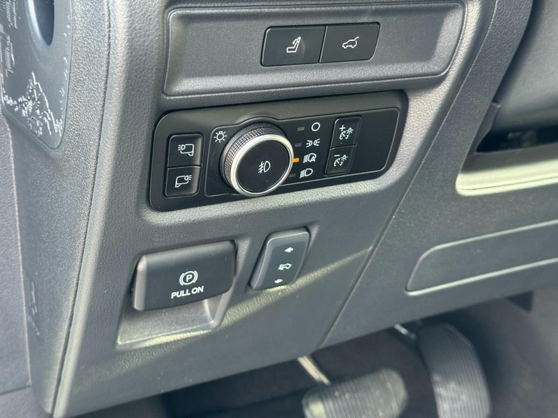 Ford Expedition Max Vehicle Image 18