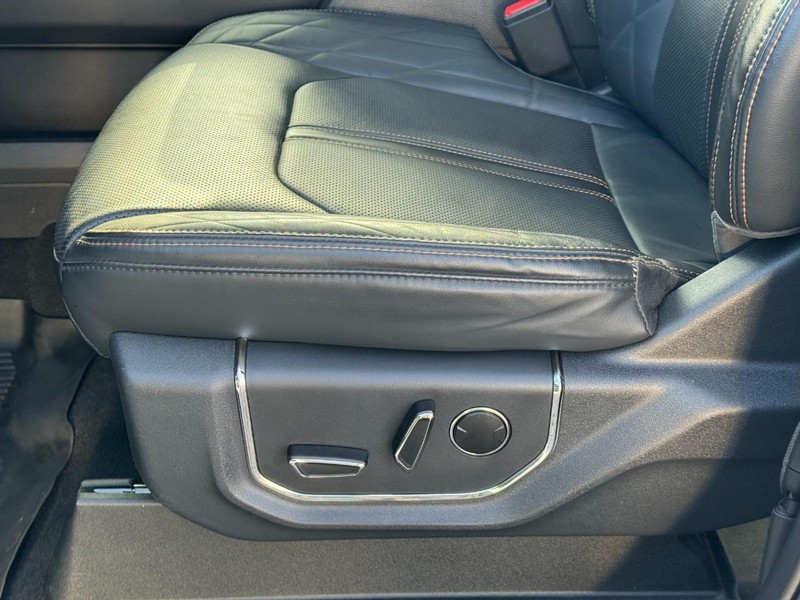 Ford Expedition Max Vehicle Image 27