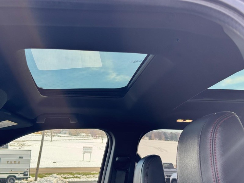 Ford Explorer Vehicle Full-screen Gallery Image 27