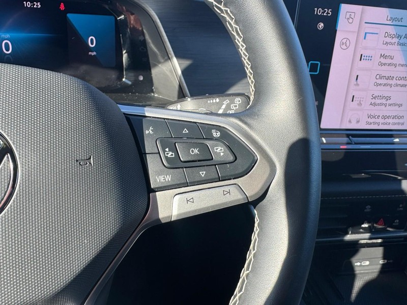 Volkswagen Atlas Cross Sport Vehicle Image 14