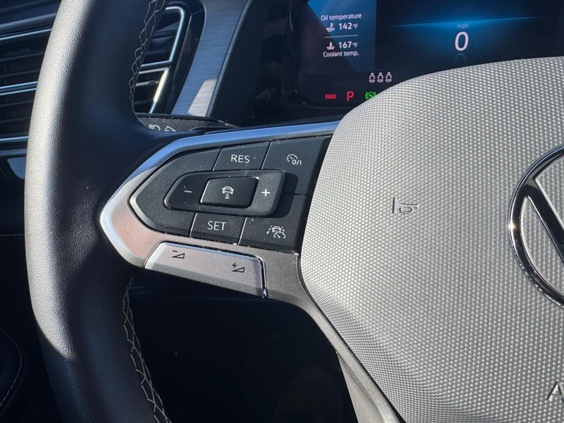 Volkswagen Atlas Cross Sport Vehicle Image 15