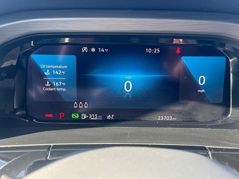 Volkswagen Atlas Cross Sport Vehicle Image 16