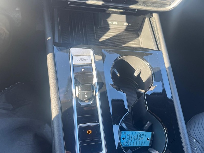 Volkswagen Atlas Cross Sport Vehicle Image 20