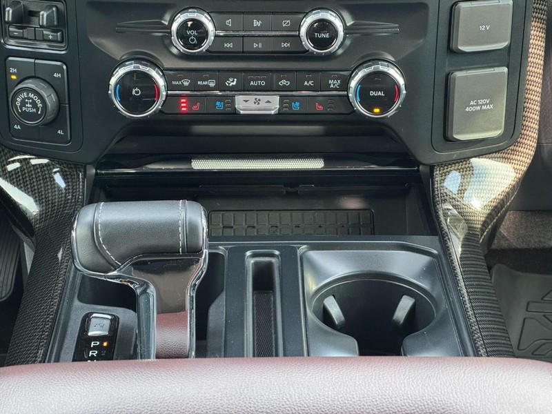 Ford F-150 Vehicle Full-screen Gallery Image 13