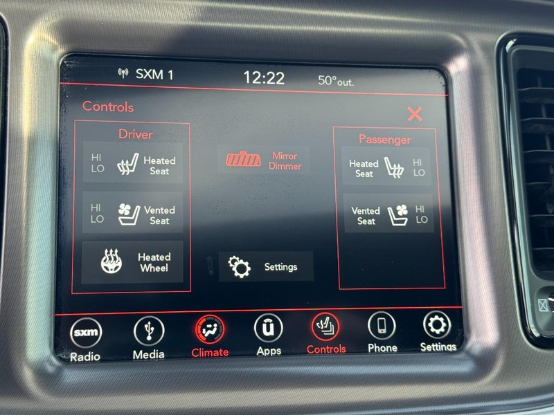 Dodge Challenger Vehicle Full-screen Gallery Image 20