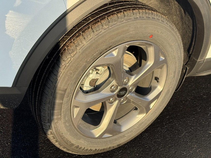 Ford Escape Vehicle Image 04