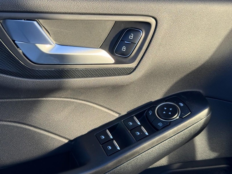 Ford Escape Vehicle Image 10