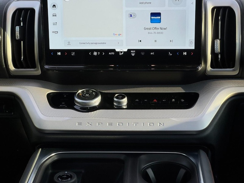 Ford Expedition Max Vehicle Full-screen Gallery Image 15