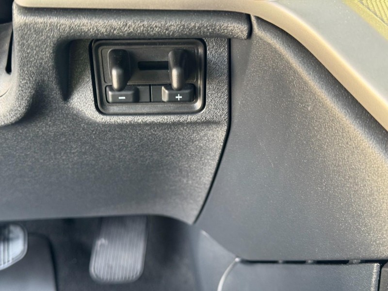 Ford Expedition Max Vehicle Full-screen Gallery Image 22