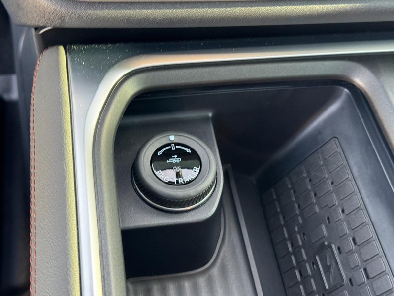 Ford Expedition Max Vehicle Full-screen Gallery Image 24