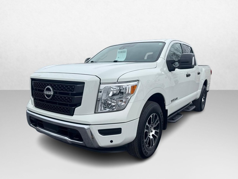 Nissan Titan Vehicle Image 02