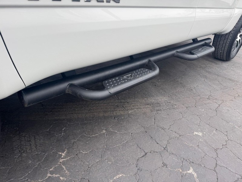 Nissan Titan Vehicle Image 08