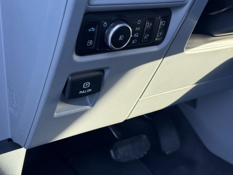 Ford F-150 Vehicle Image 13