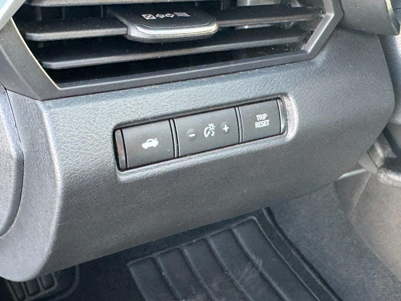 Nissan Altima Vehicle Image 15